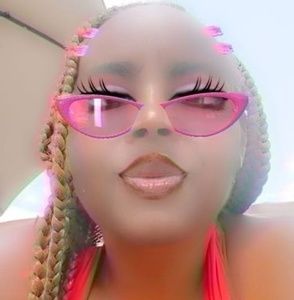 Meet your Posher, Clarissa